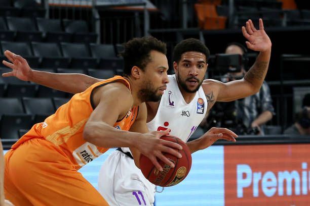 北青体育:意志品质能保国足拒绝崩盘,但实力差距无法换来进球.